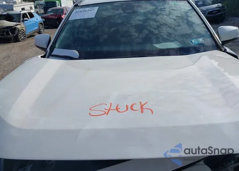 2022 Toyota Rav4 Xle z USA, uszkodzony, nr VIN 2T3W1RFV9NC181361